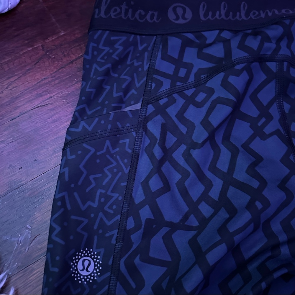 LULULEMON BLACK AND BLUE SHORTz